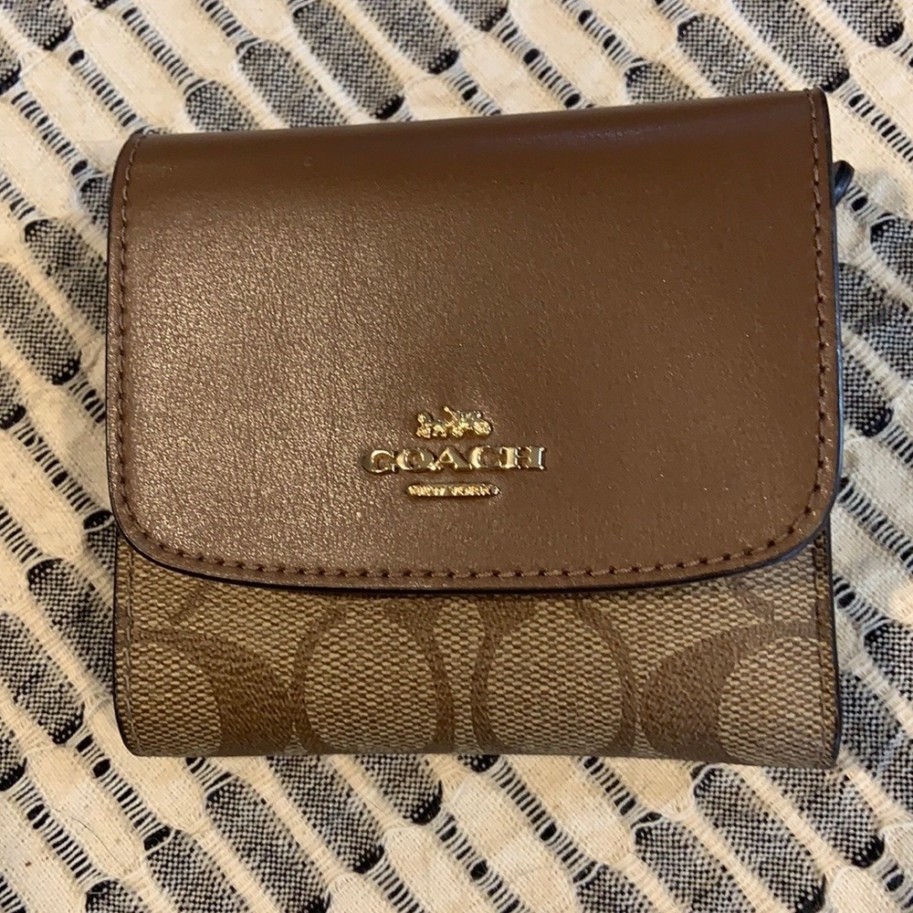 Coach trifold wallet signature canvas